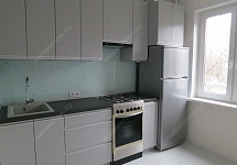 Линейная кухня на 7 квадратных метров